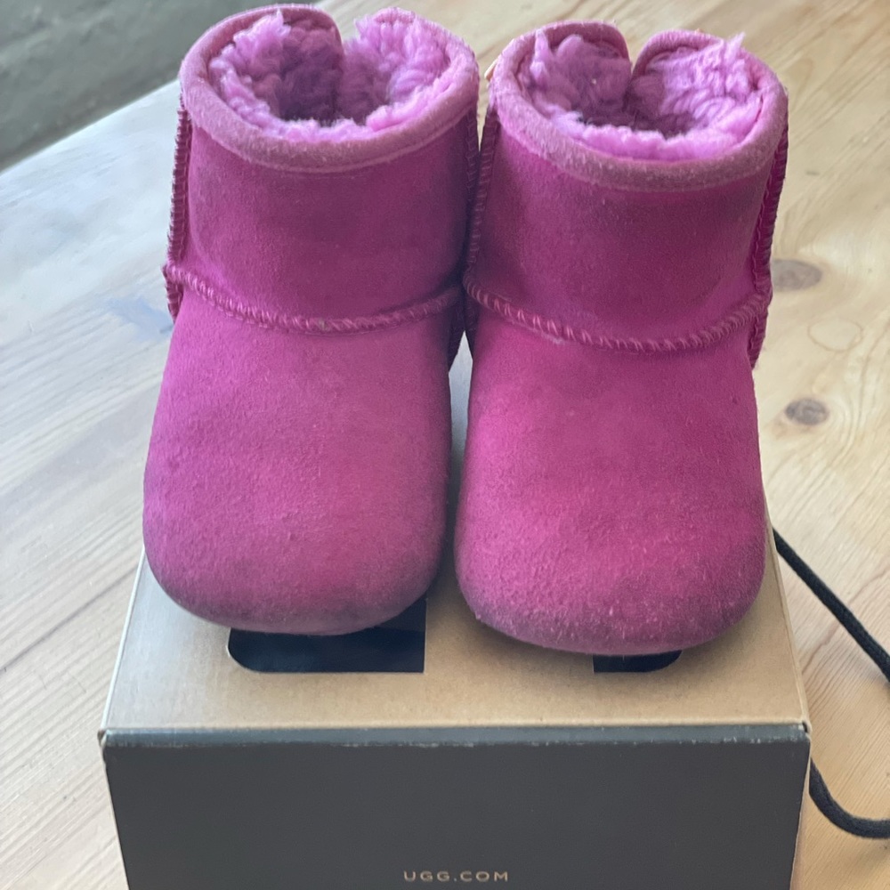 Ugg Toddler Pink Jesse Bow size 4/5